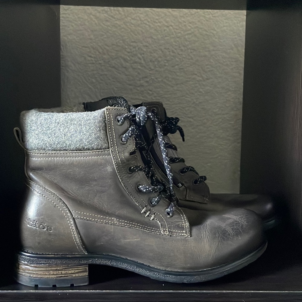 Taos Leather Winter boots with side zipper and fur top
